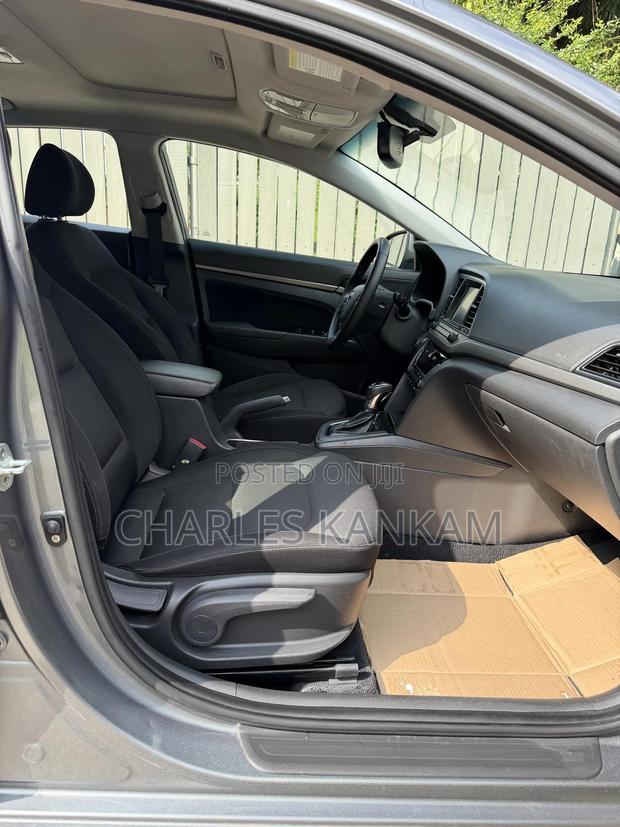 Hyundai Elantra SE Sedan FWD (2.0L 4cyl 6M) 2017 Gray photo 6