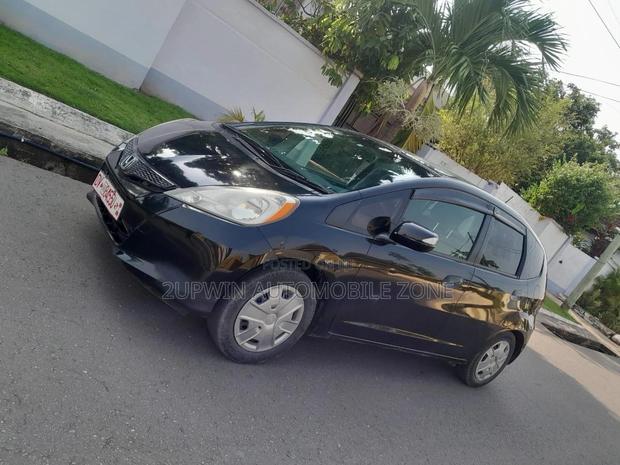 Honda Fit Automatic 2011 Black photo 2
