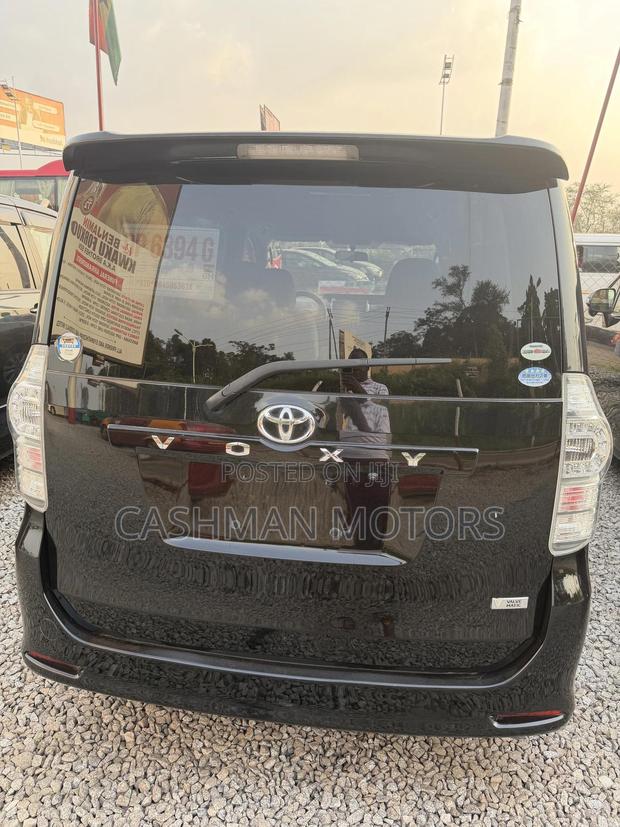 Toyota Voxy 2012 Black