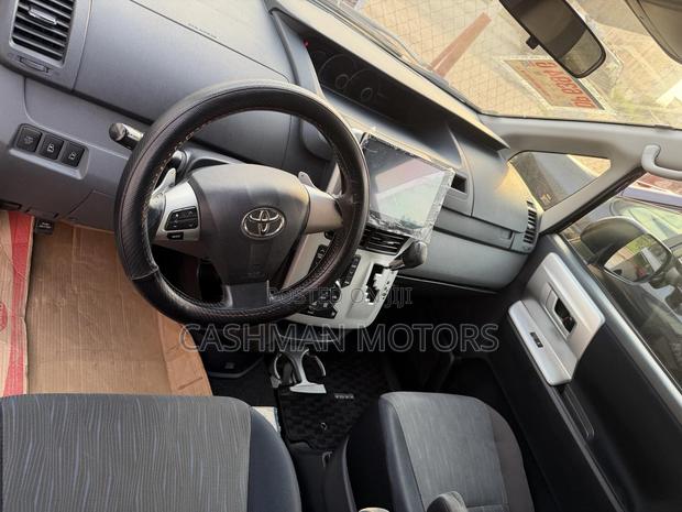 Toyota Voxy 2012 Black