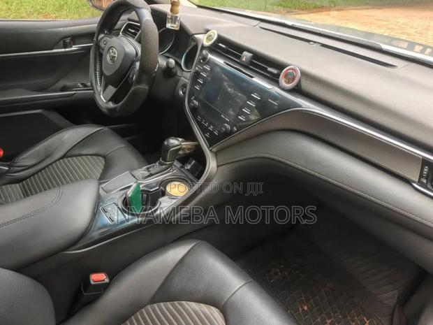 Toyota Camry 2019 Silver