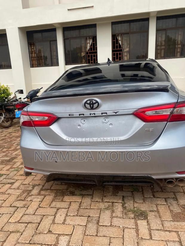 Toyota Camry 2019 Silver