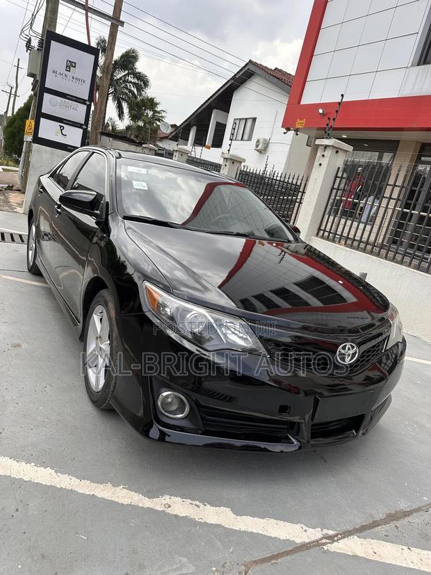 Toyota Camry XLE 4dr Sedan (2.5L 4cyl 6A) 2014 Black