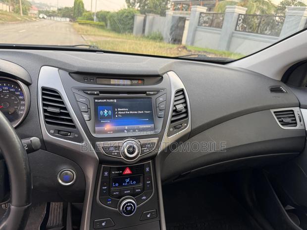 Hyundai Elantra Limited 4dr Sedan (1.8L 4cyl 6A) 2014 Black photo 10