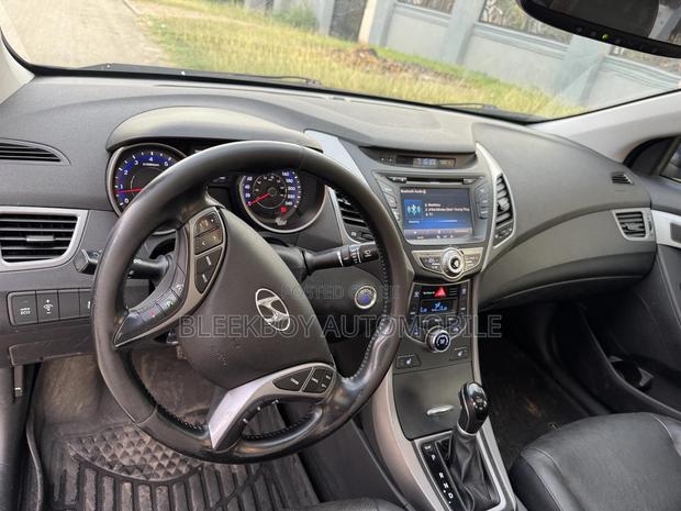 Hyundai Elantra Limited 4dr Sedan (1.8L 4cyl 6A) 2014 Black photo 9