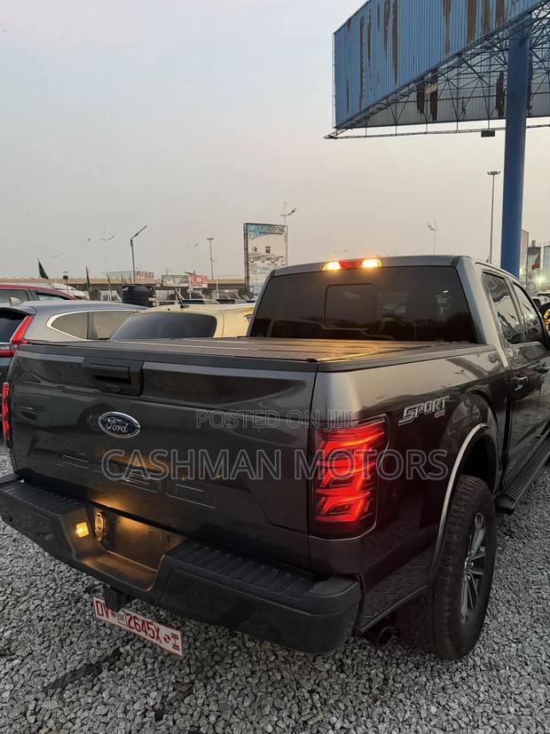 Ford F-150 XLT 2021 Gray