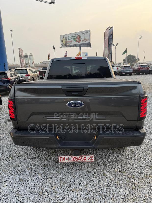 Ford F-150 XLT 2021 Gray