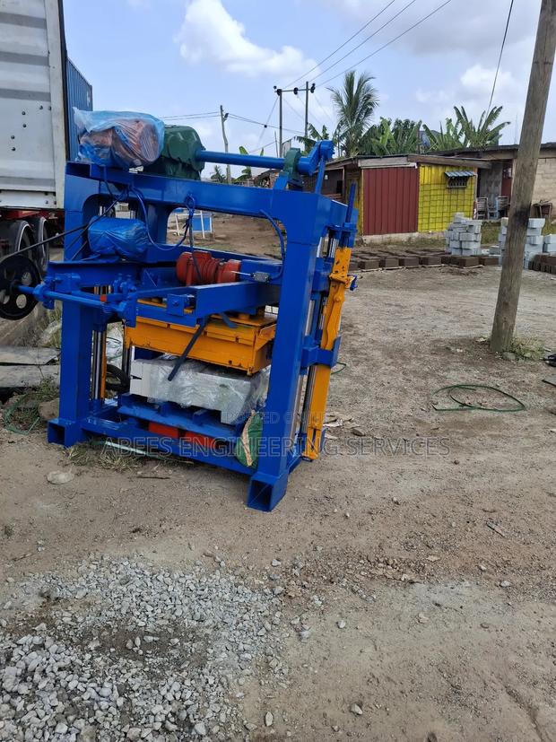 Qt4-40 Block Machine photo 2