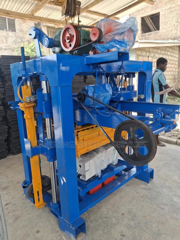 Qt4-40 Block Machine photo 4