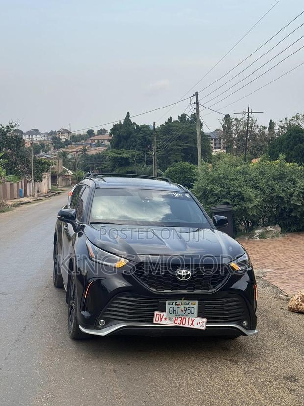 Toyota Highlander XLE AWD 2023 Black