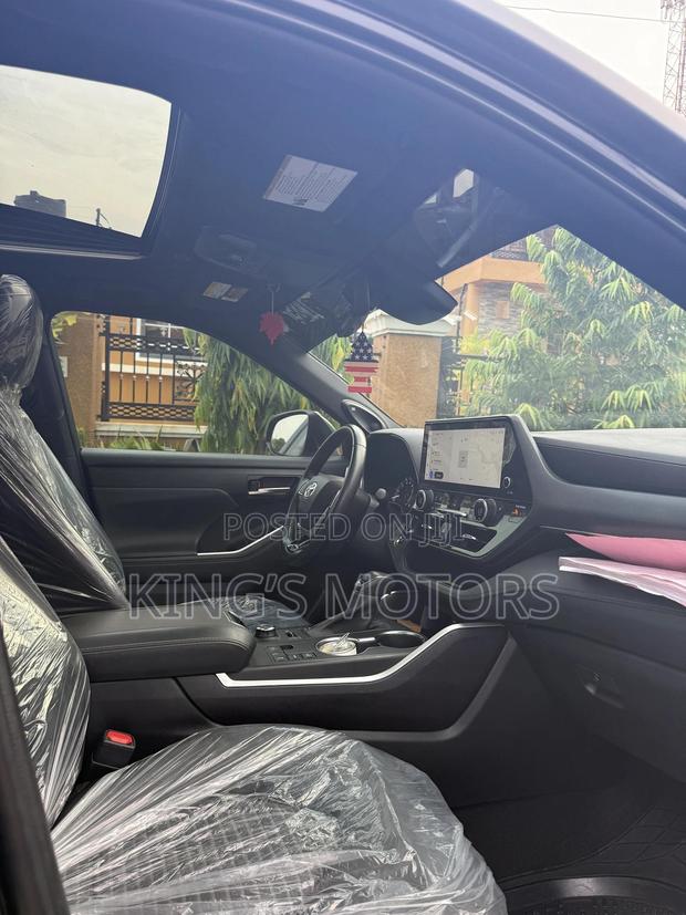 Toyota Highlander XLE AWD 2023 Black