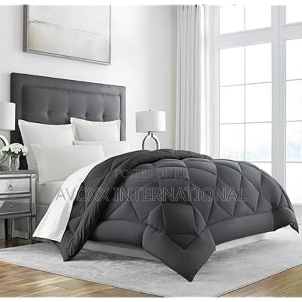 Sleep Restor. King/Calking Hotel Quality 104"X98" Reversible Comforter