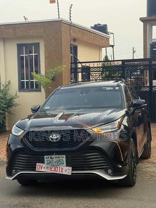 Toyota Highlander XLE AWD 2023 Black