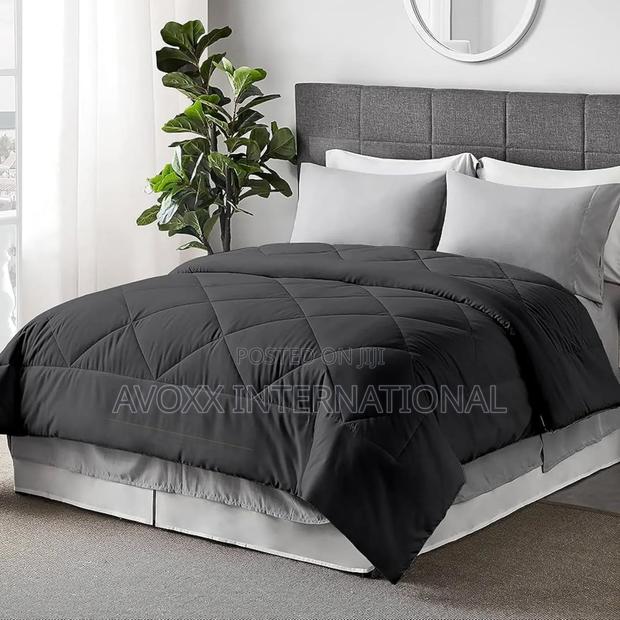 Sleep Restor. King/Calking Hotel Quality 104"X98" Reversible Comforter photo 3
