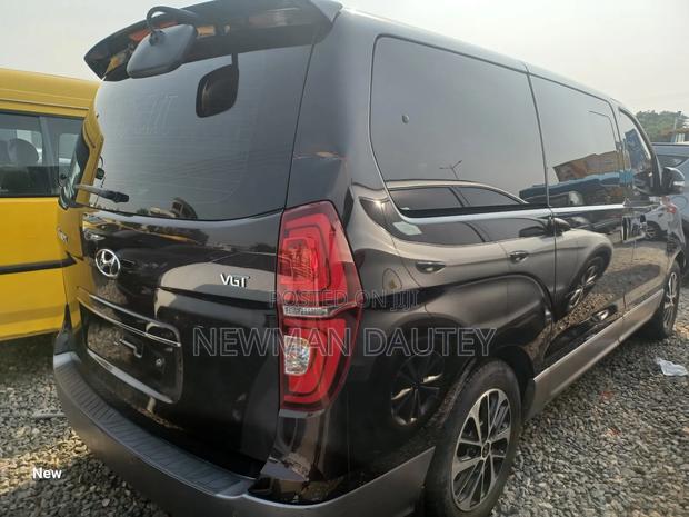 Hyundai Starex 2019 Black