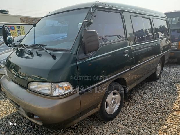 Hyundai H-100 2002 Green