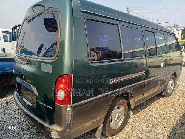 Hyundai H-100 2002 Green