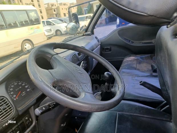 Hyundai H-100 2002 Green