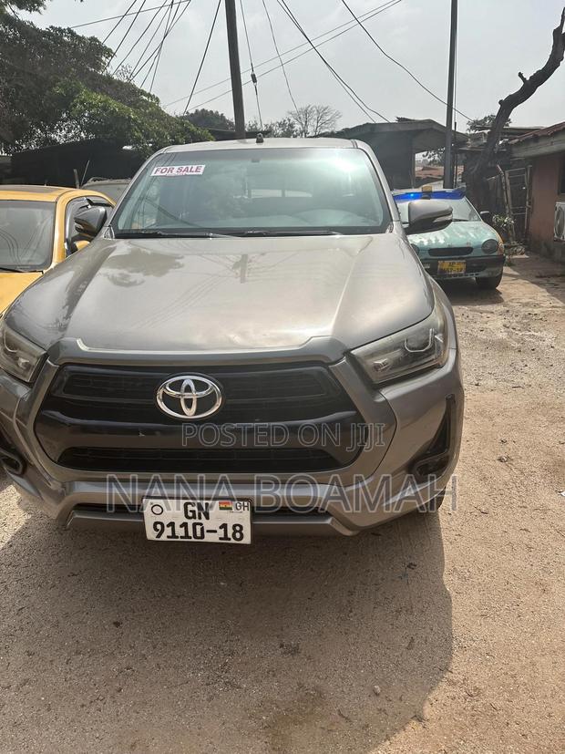 Toyota Hilux 2018 Gray