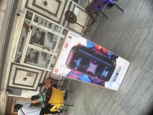 Superb Sound: The JBL Partybox 710 With 800w of Massive Power