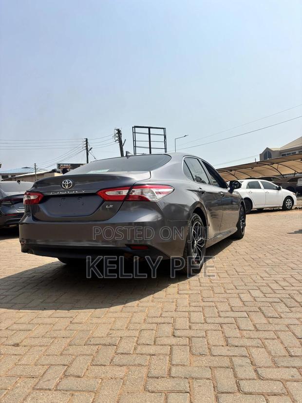 Toyota Camry 2018 Gray