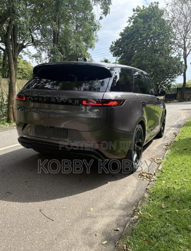 Land Rover Range Rover Sport 2024 photo 8