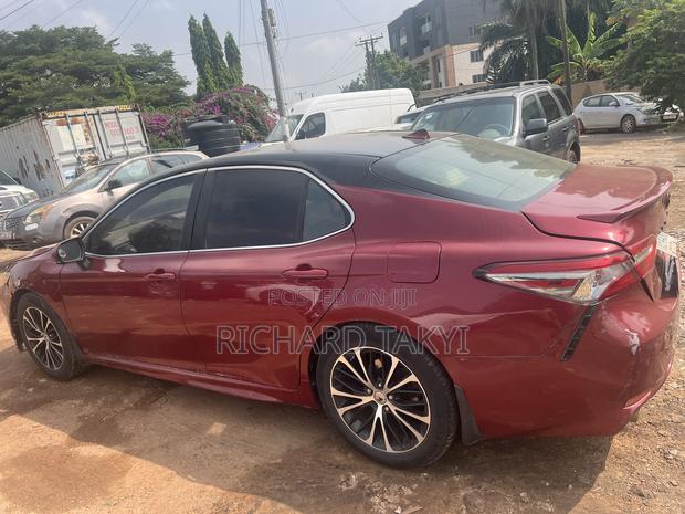 Toyota Camry SE (2.5L 4cyl 8A) 2019 Red