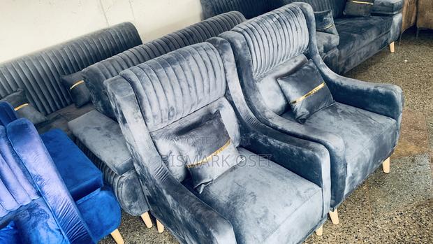Comfortable Royal Sofa Set photo 3