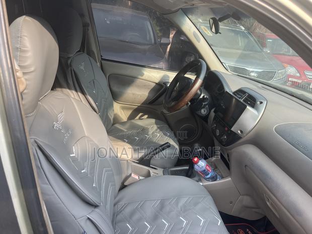 Toyota RAV4 2005 Gray photo 3
