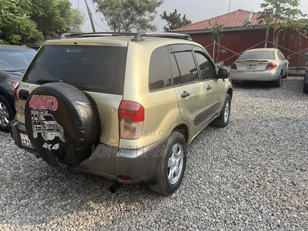 Toyota RAV4 2005 Gray photo 8