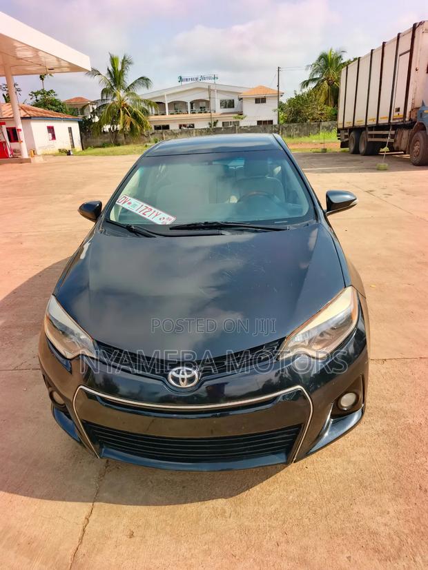 Toyota Corolla 2016 Black