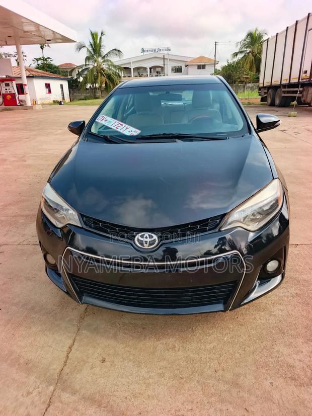 Toyota Corolla 2016 Black