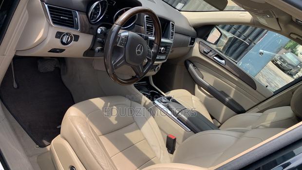 Mercedes-Benz M Class ML350 4dr SUV (3.5L 6cyl 7A) 2015 Blue