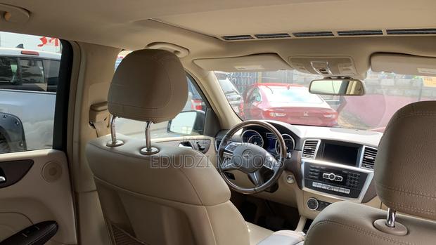 Mercedes-Benz M Class ML350 4dr SUV (3.5L 6cyl 7A) 2015 Blue