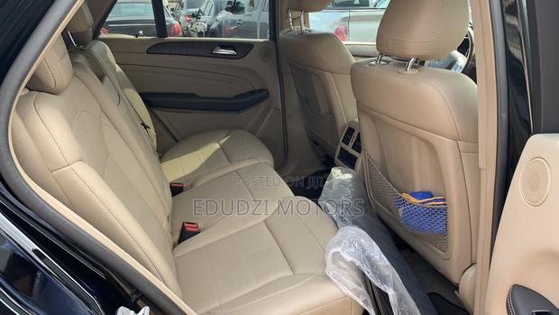 Mercedes-Benz M Class ML350 4dr SUV (3.5L 6cyl 7A) 2015 Blue