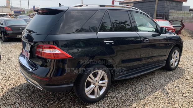 Mercedes-Benz M Class ML350 4dr SUV (3.5L 6cyl 7A) 2015 Blue