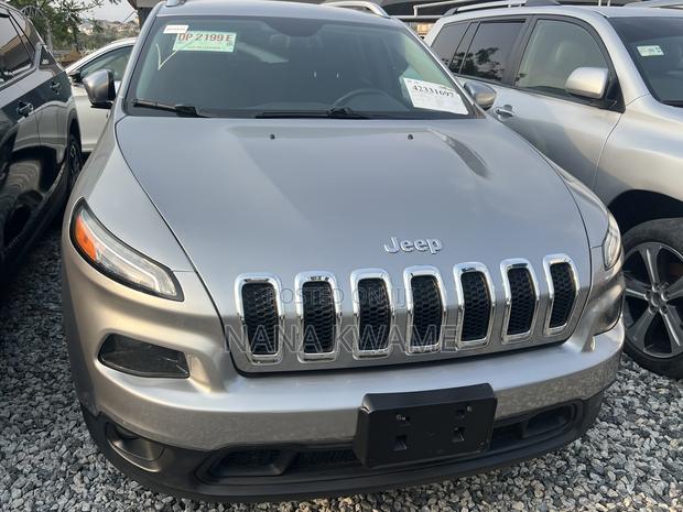 Jeep Cherokee Latitude 4x4 2019 Silver