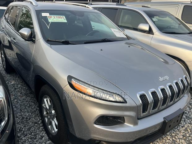 Jeep Cherokee Latitude 4x4 2019 Silver