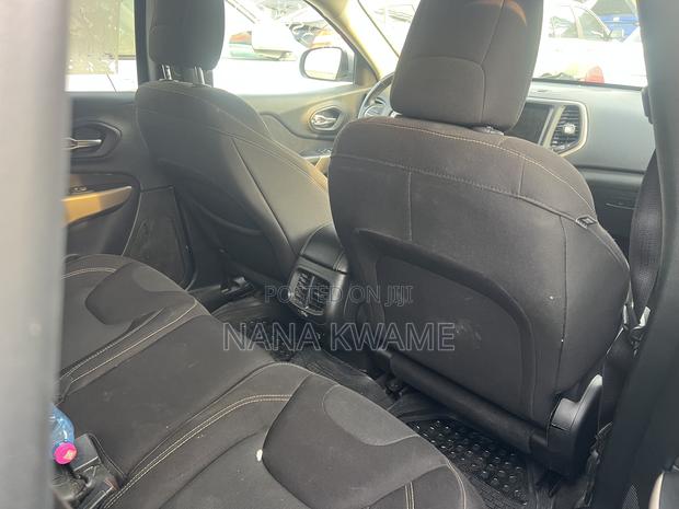 Jeep Cherokee Latitude 4x4 2019 Silver