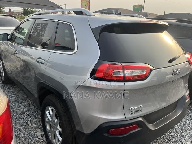 Jeep Cherokee Latitude 4x4 2019 Silver