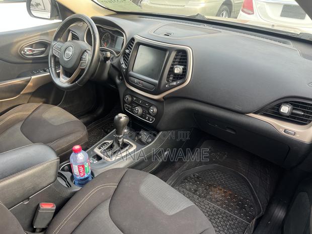 Jeep Cherokee Latitude 4x4 2019 Silver