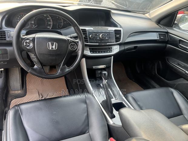 Honda Accord LX 4dr Sedan FWD (2.4L 4cyl 2A) 2013 White