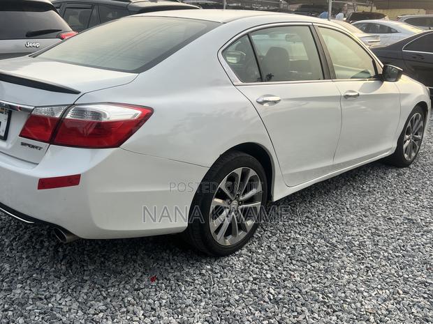 Honda Accord LX 4dr Sedan FWD (2.4L 4cyl 2A) 2013 White