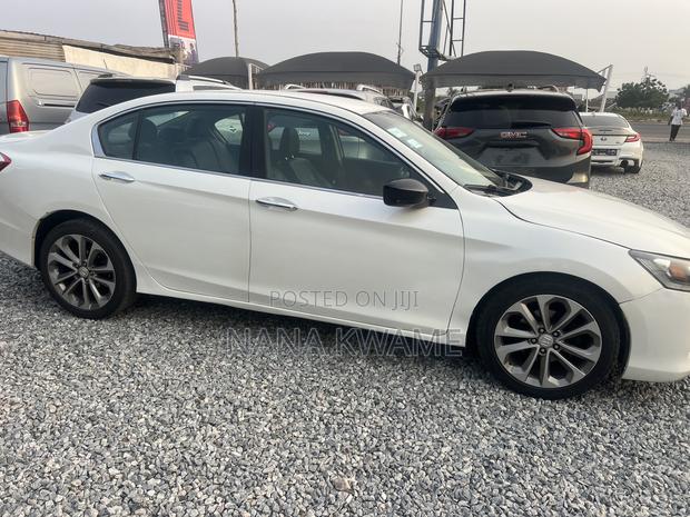 Honda Accord LX 4dr Sedan FWD (2.4L 4cyl 2A) 2013 White