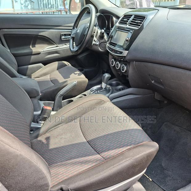 Mitsubishi Outlander SE 4dr SUV (2.4L 4cyl CVT) 2015 Red photo 5