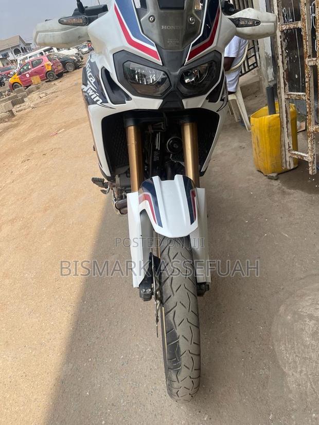 Honda 2010 White photo 5