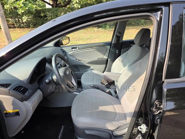 Hyundai Accent GLS 4dr Sedan (1.6L 4cyl 6M) 2015 Black