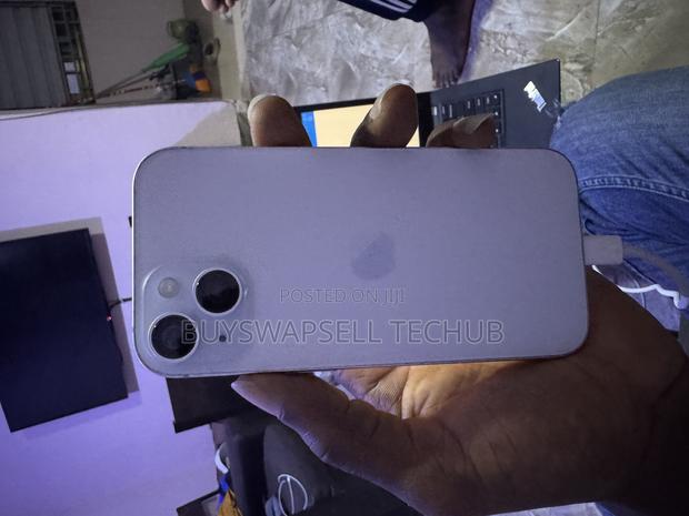 Apple iPhone 15 128 GB White photo 4