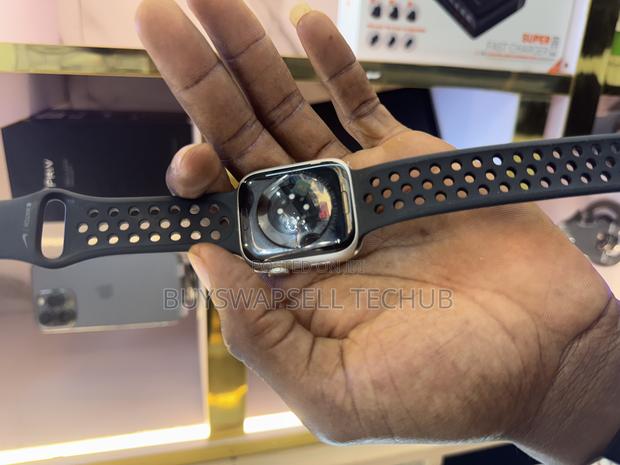 Apple Watch Series 7 photo 2