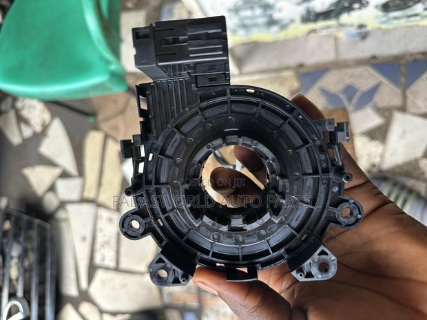 Nissan Pathfinder Horn Plate photo 2